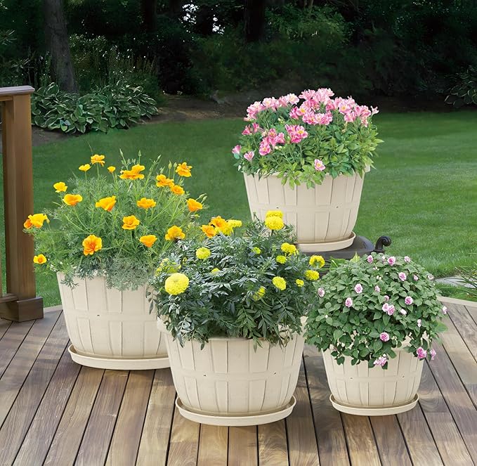 Quarut 10 inch Plastic Flower Pots for Indoor Plants，4 Pack Large Outdoor Planter Pot with Drainage Holes & Saucers，Imitation Wine Barrel Design，for Indoor Outdoor Garden Plants（White）